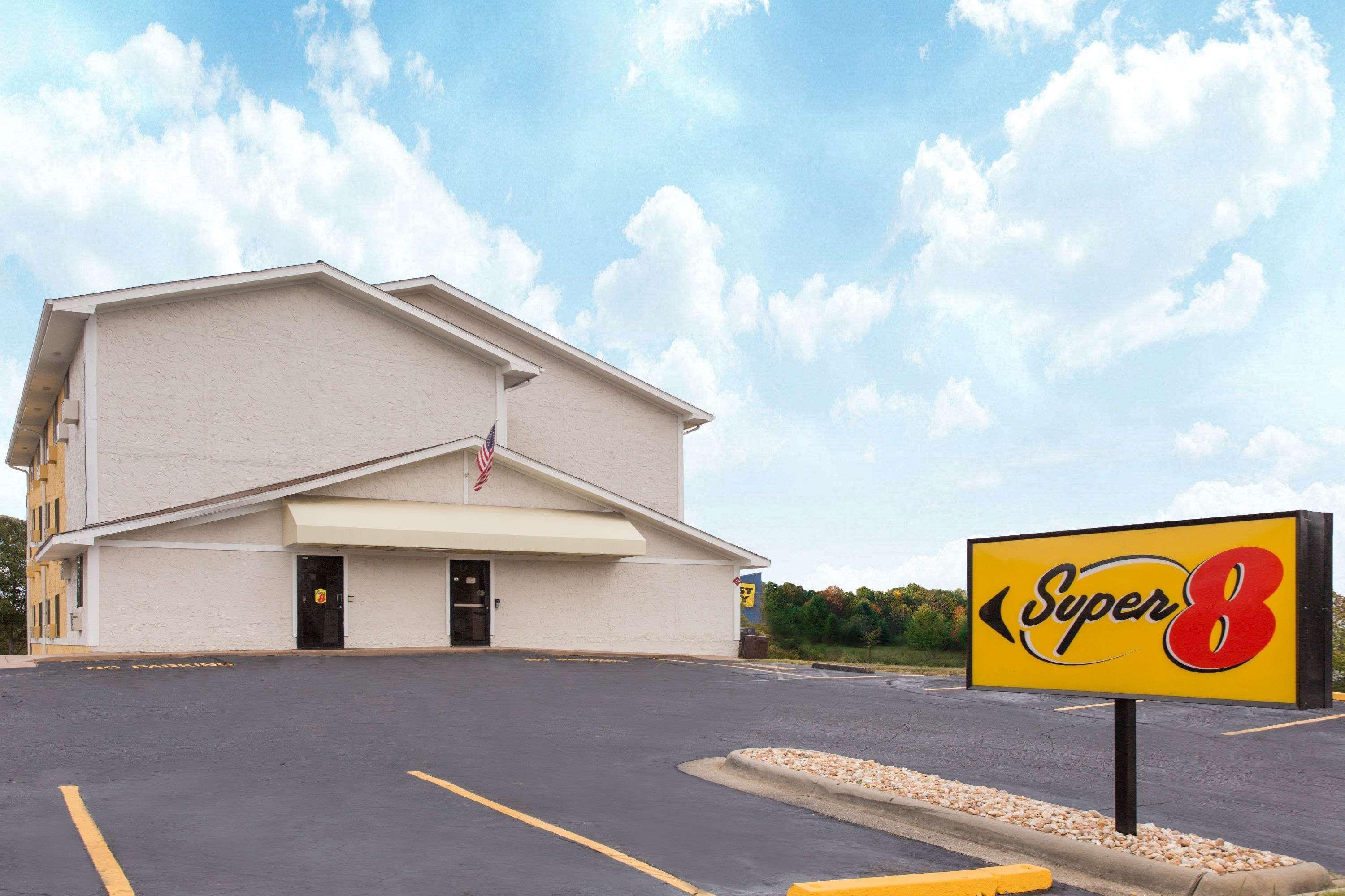 Super 8 By Wyndham Columbus Airport Hotel Exterior foto