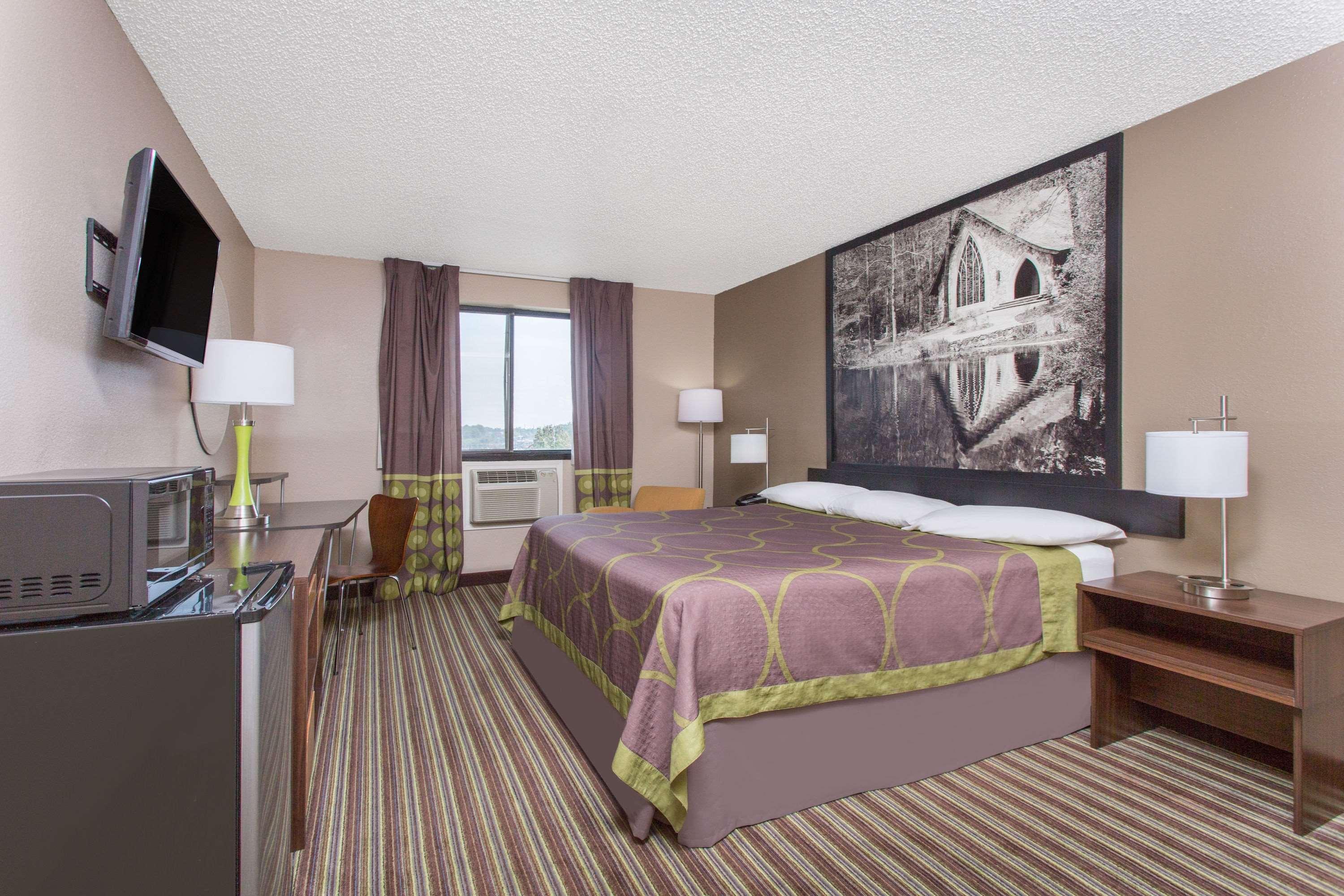 Super 8 By Wyndham Columbus Airport Hotel Exterior foto