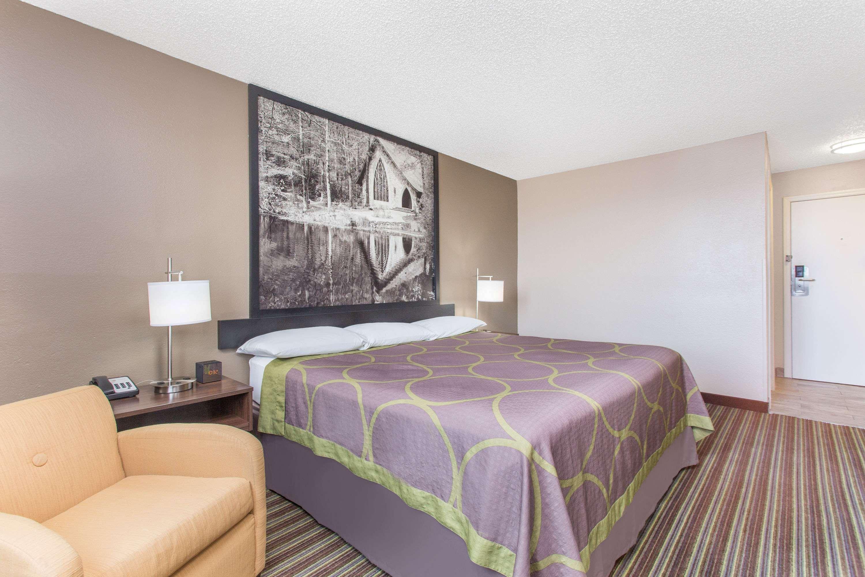 Super 8 By Wyndham Columbus Airport Hotel Exterior foto
