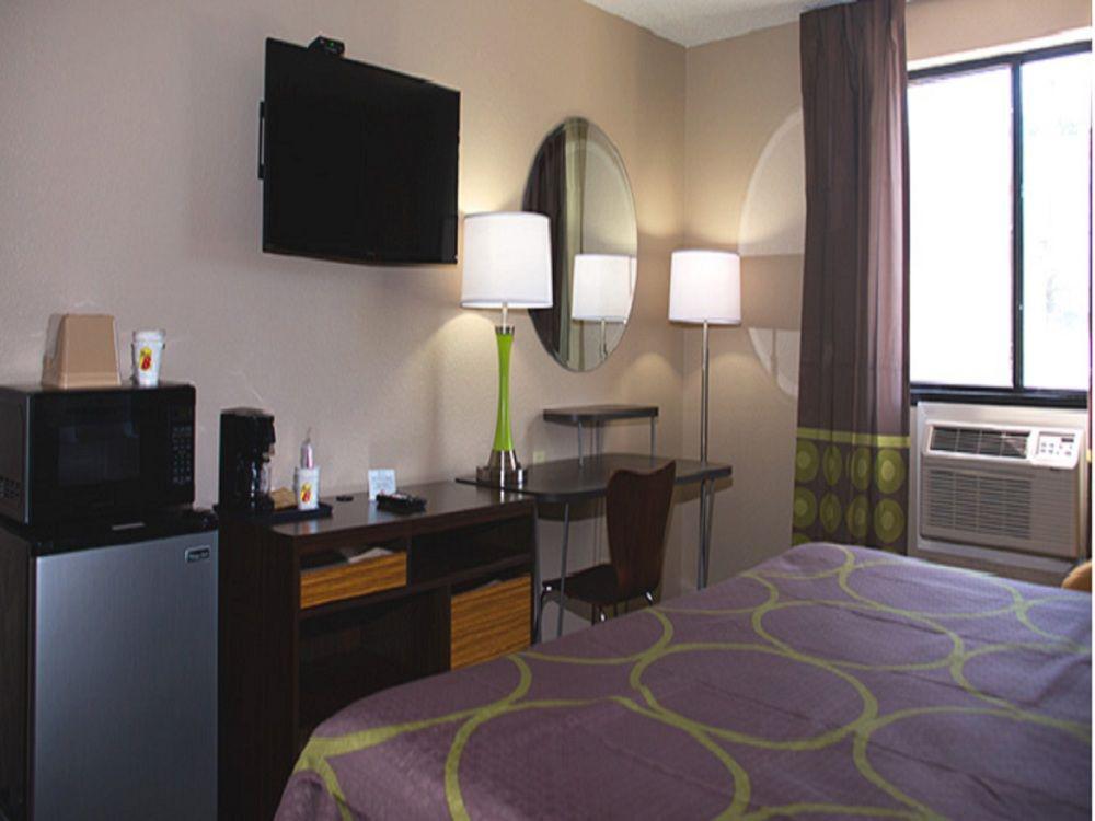 Super 8 By Wyndham Columbus Airport Hotel Exterior foto